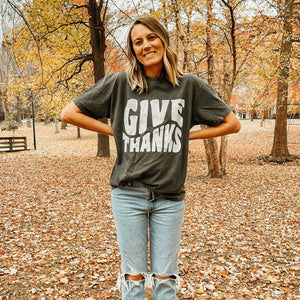 Give Thanks Tee - Pepper - Mommy Apparel