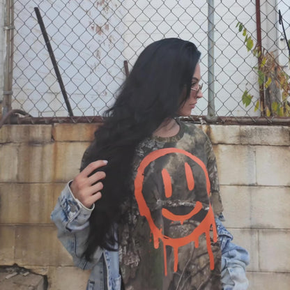 Melting Smiley - Camo Tee